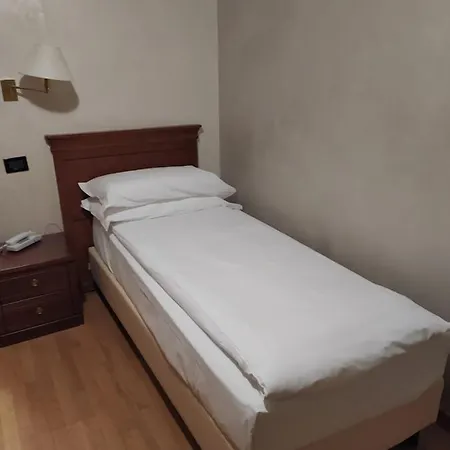 Hotel Breuil מלון ברויל-קרוויניה