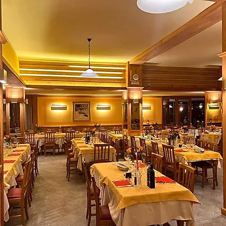 Отель Hotel Breuil