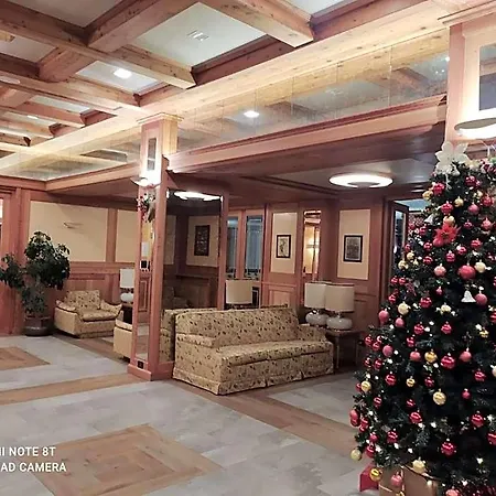 Отель Hotel Breuil