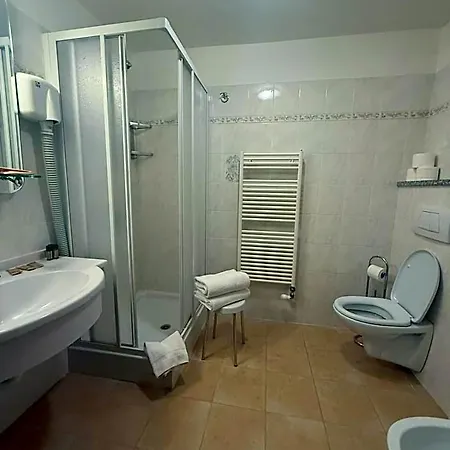 Отель Hotel Breuil 3*